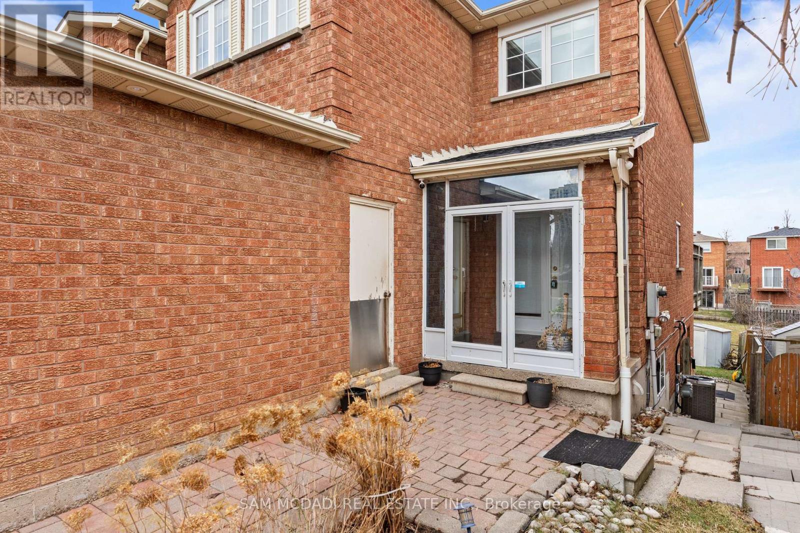 4728 Antelope Crescent, Mississauga, Ontario  L4Z 2W9 - Photo 3 - W12886252