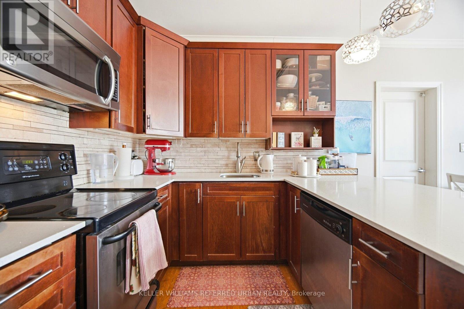 305 - 459 Kerr Street, Oakville (Co Central), Ontario  L6K 3C2 - Photo 11 - W12886274