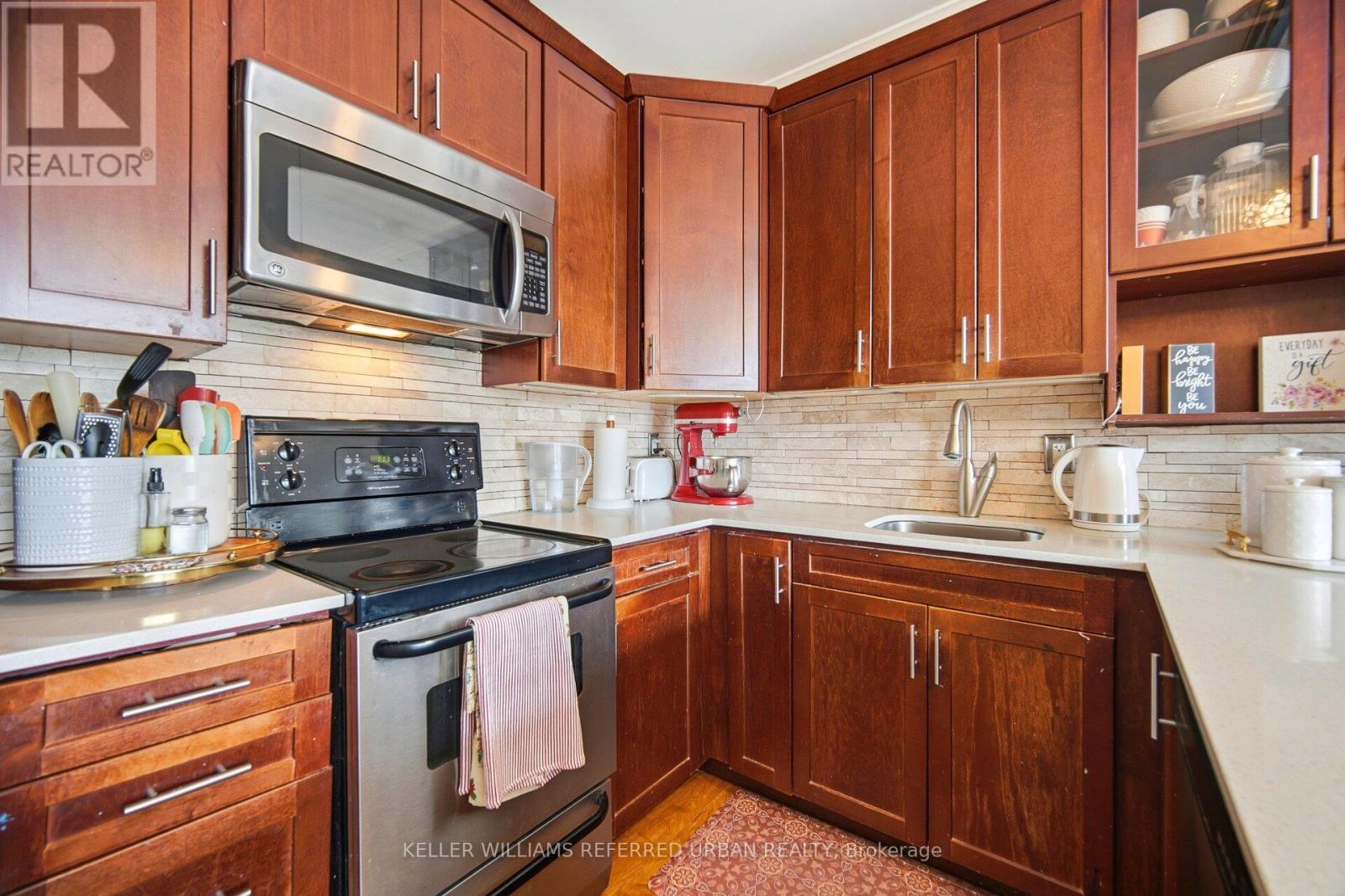 305 - 459 Kerr Street, Oakville (Co Central), Ontario  L6K 3C2 - Photo 12 - W12886274