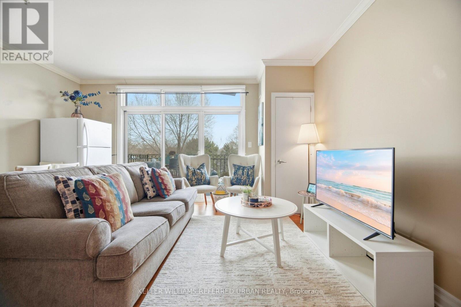 305 - 459 Kerr Street, Oakville (Co Central), Ontario  L6K 3C2 - Photo 5 - W12886274