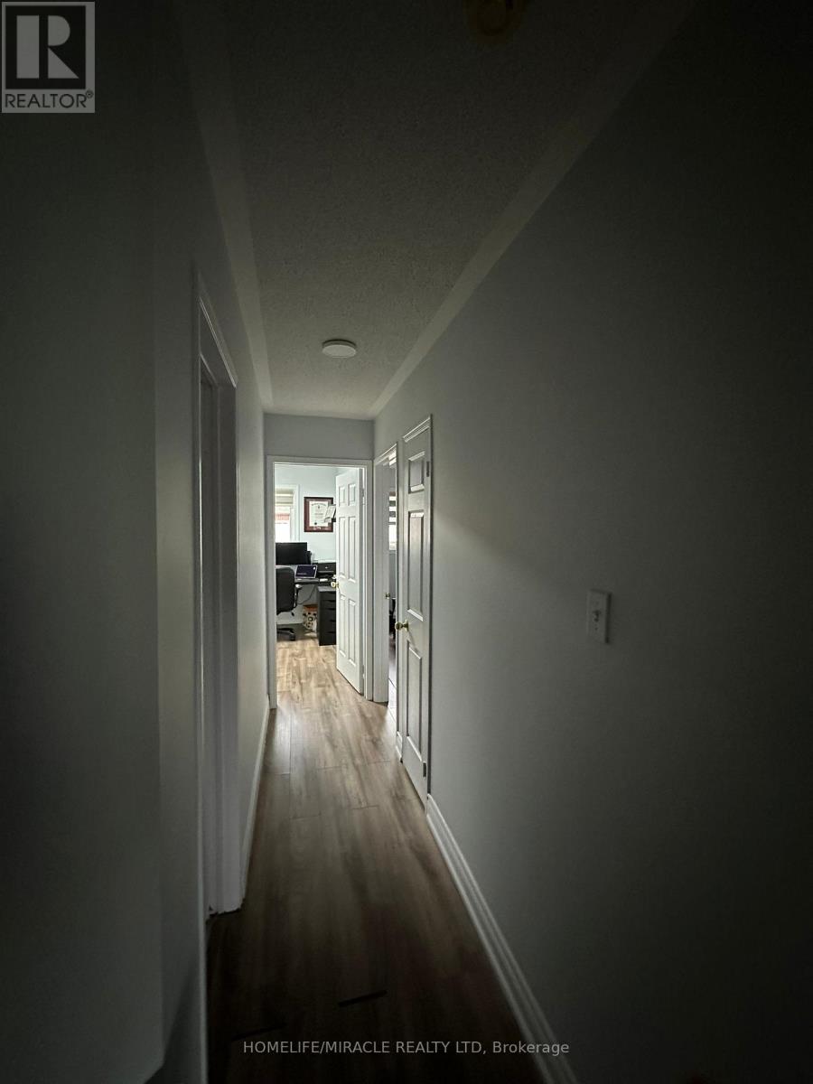 3918 Zenith Court, Mississauga (Lisgar), Ontario  L5N 7H7 - Photo 17 - W12886282