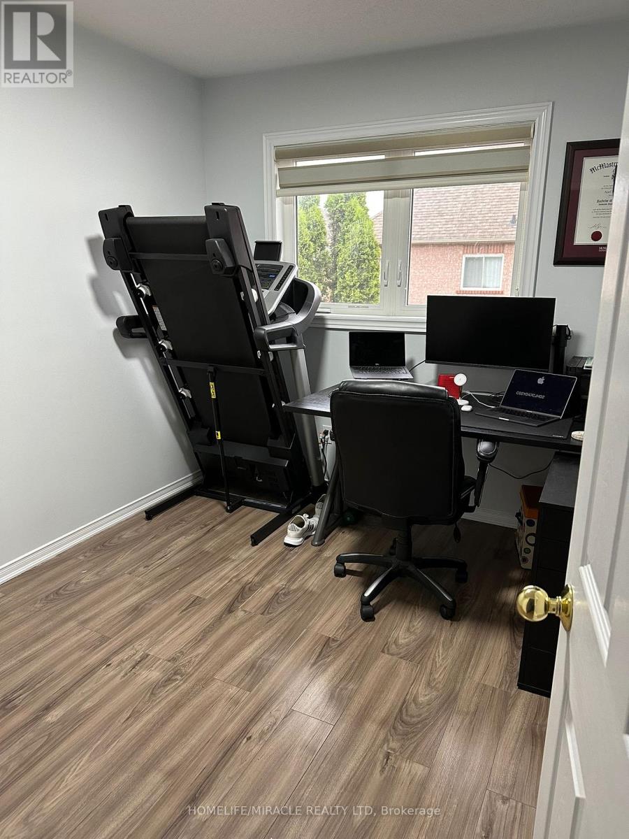 3918 Zenith Court, Mississauga (Lisgar), Ontario  L5N 7H7 - Photo 19 - W12886282