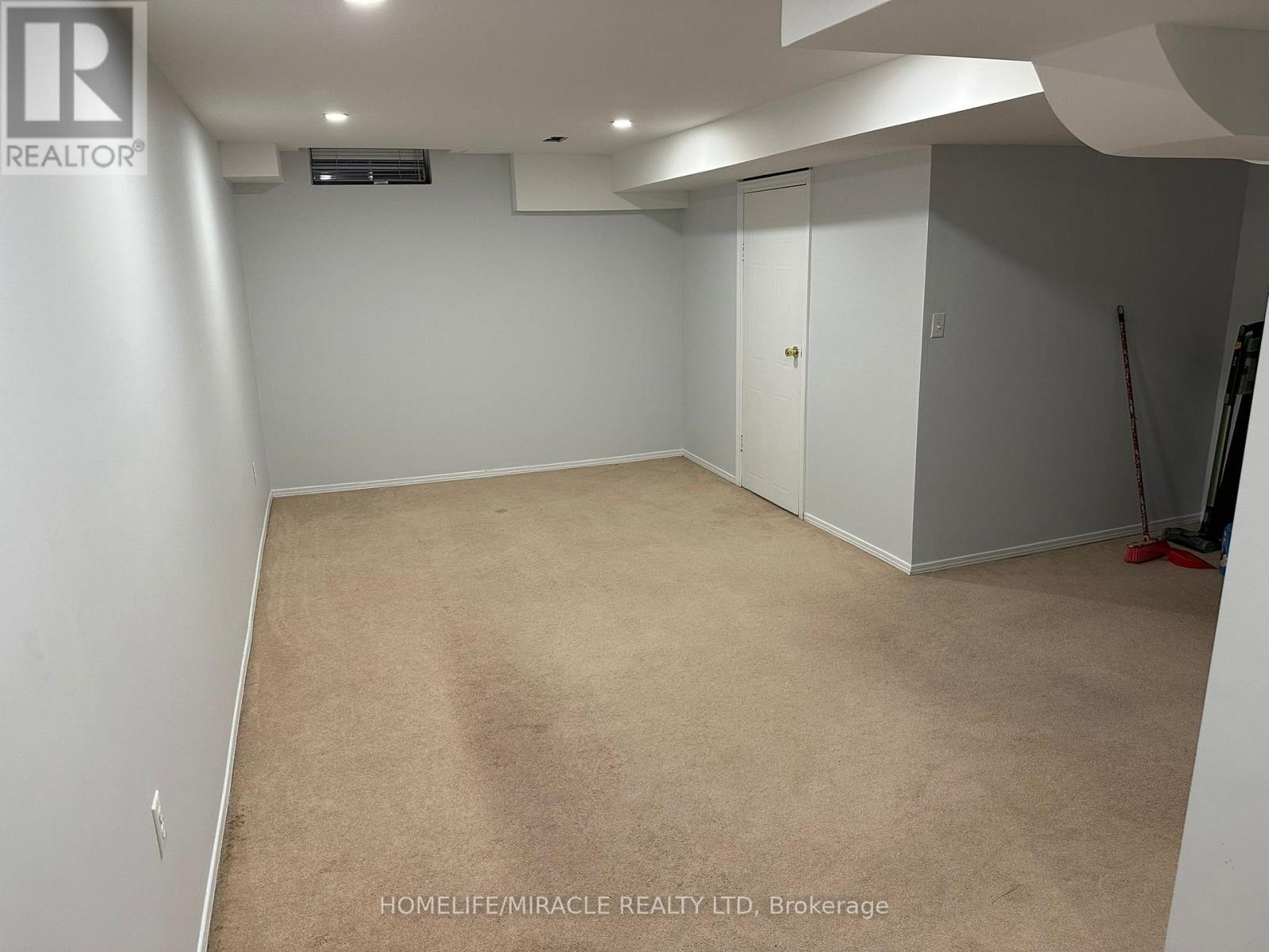 3918 Zenith Court, Mississauga (Lisgar), Ontario  L5N 7H7 - Photo 24 - W12886282