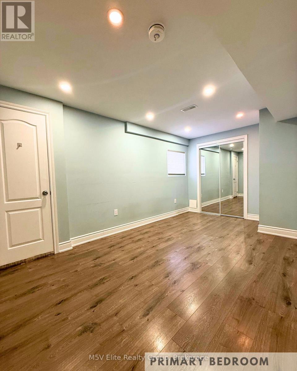 140 Queen Mary Drive, Brampton (Fletcher's Meadow), Ontario  L7A 2R5 - Photo 5 - W12886302