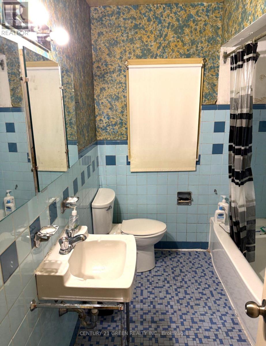 Main - 57 Glen Agar Drive, Toronto, Ontario  M9B 5M2 - Photo 5 - W12886336