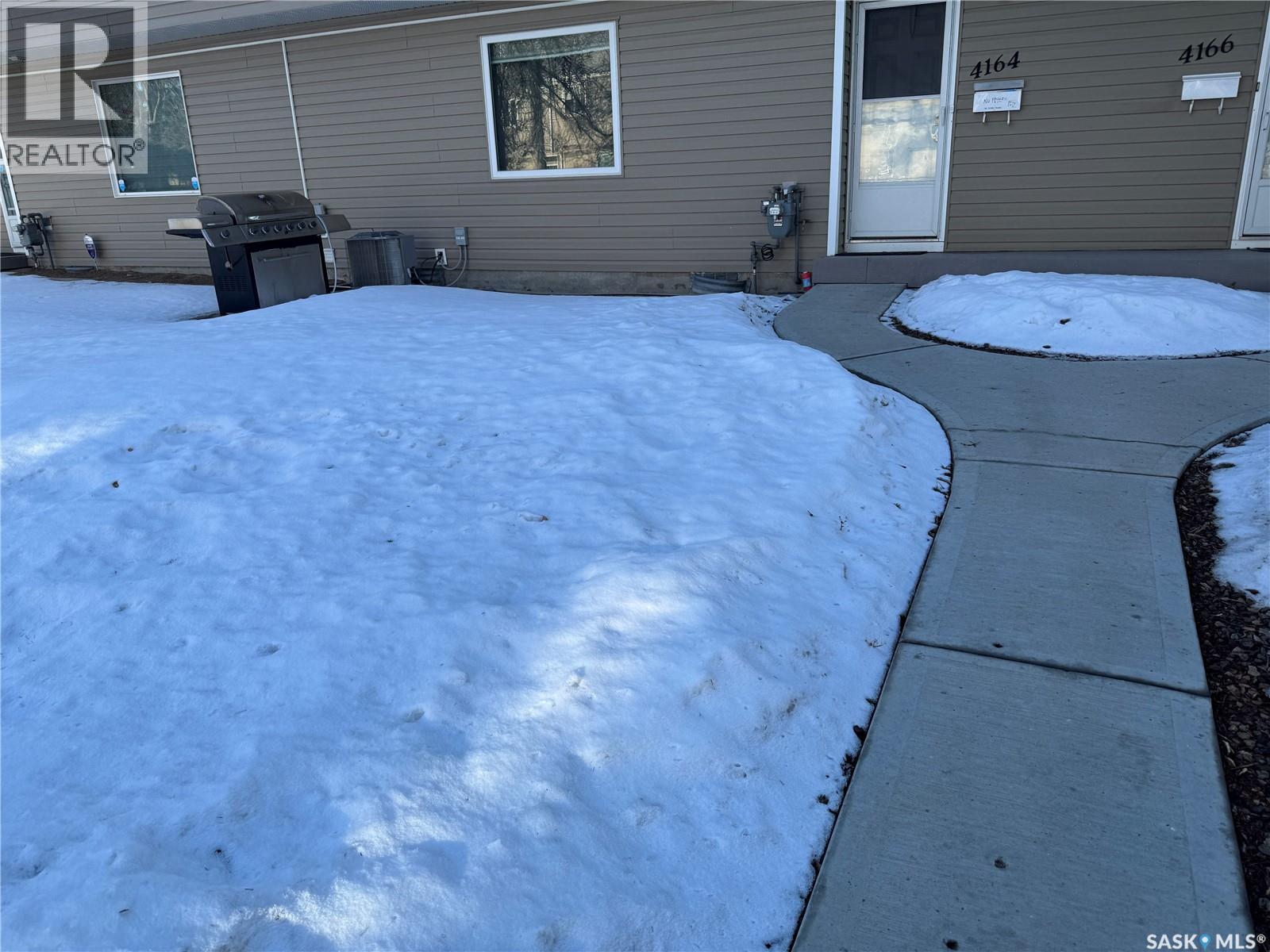 4164 Castle Road, Regina, Saskatchewan  S4S 6A4 - Photo 2 - SK030454