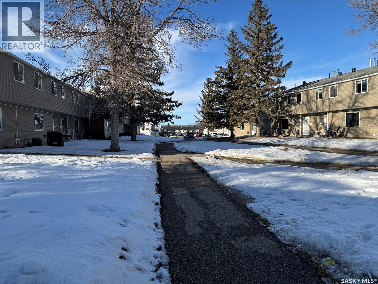 4164 Castle Road, Regina, Saskatchewan  S4S 6A4 - Photo 3 - SK030454