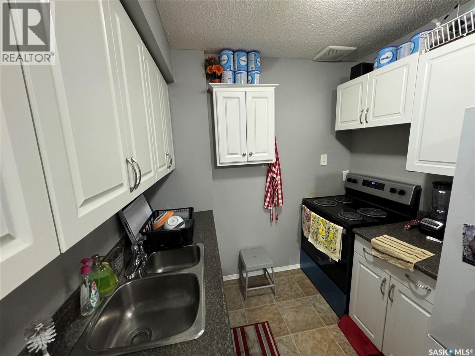 4164 Castle Road, Regina, Saskatchewan  S4S 6A4 - Photo 7 - SK030454