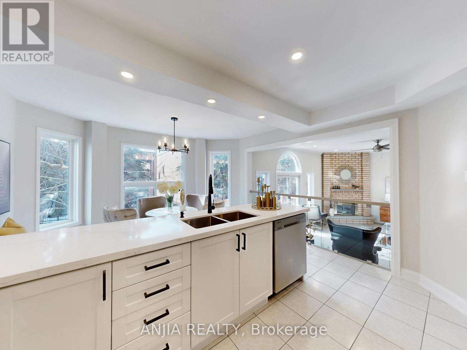 43 Leno Mills Avenue, Richmond Hill, Ontario  L4S 1C2 - Photo 13 - N12886264