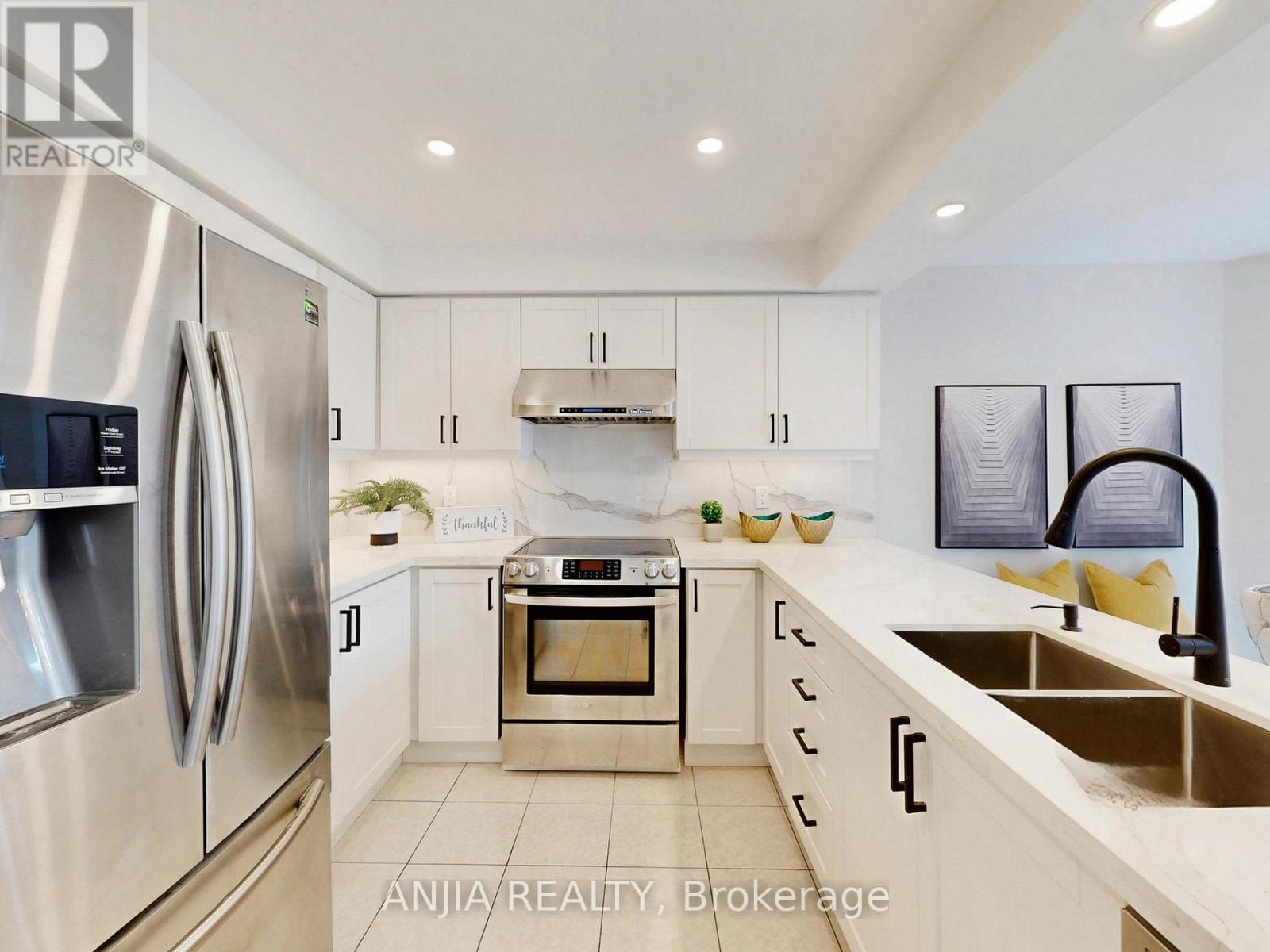 43 Leno Mills Avenue, Richmond Hill, Ontario  L4S 1C2 - Photo 12 - N12886264