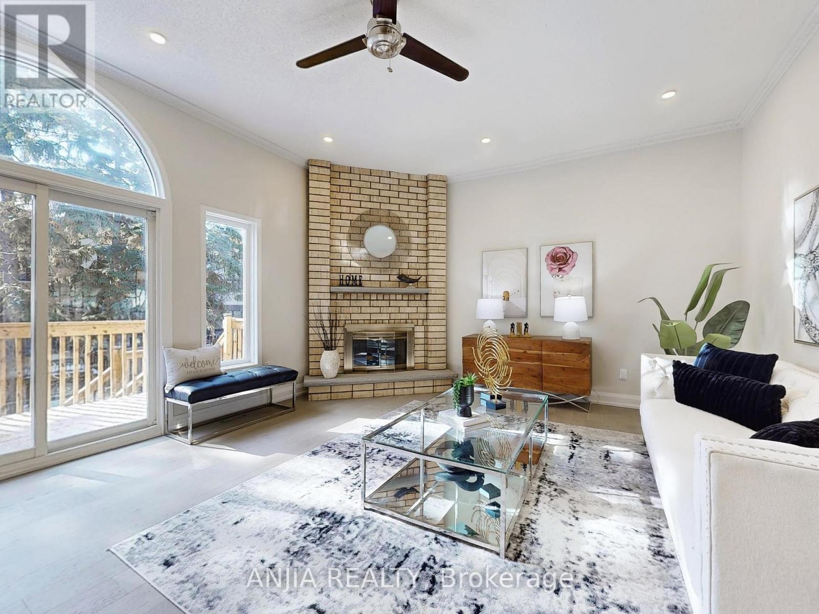 43 Leno Mills Avenue, Richmond Hill, Ontario  L4S 1C2 - Photo 6 - N12886264