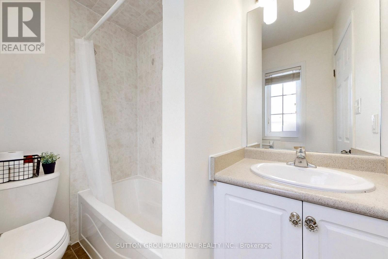 109 Bloomington Drive, Cambridge, Ontario  N1P 1J6 - Photo 13 - X12886352