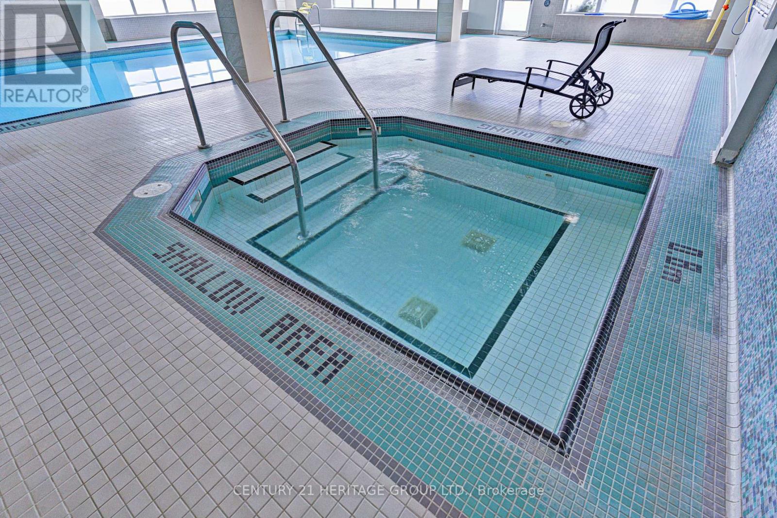 208 - 75 North Park Road, Vaughan, Ontario  L4J 0H8 - Photo 35 - N12882656