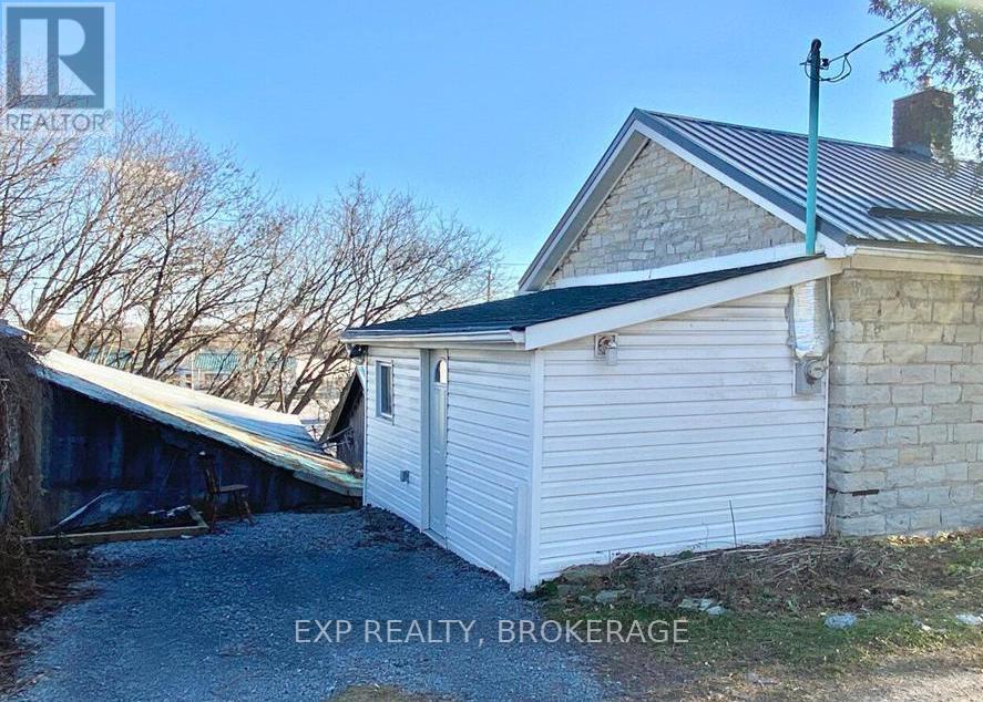 912 Purdy Mills Road, Kingston (West Of Sir John A. Blvd), Ontario  K7M 3M9 - Photo 14 - X12886668