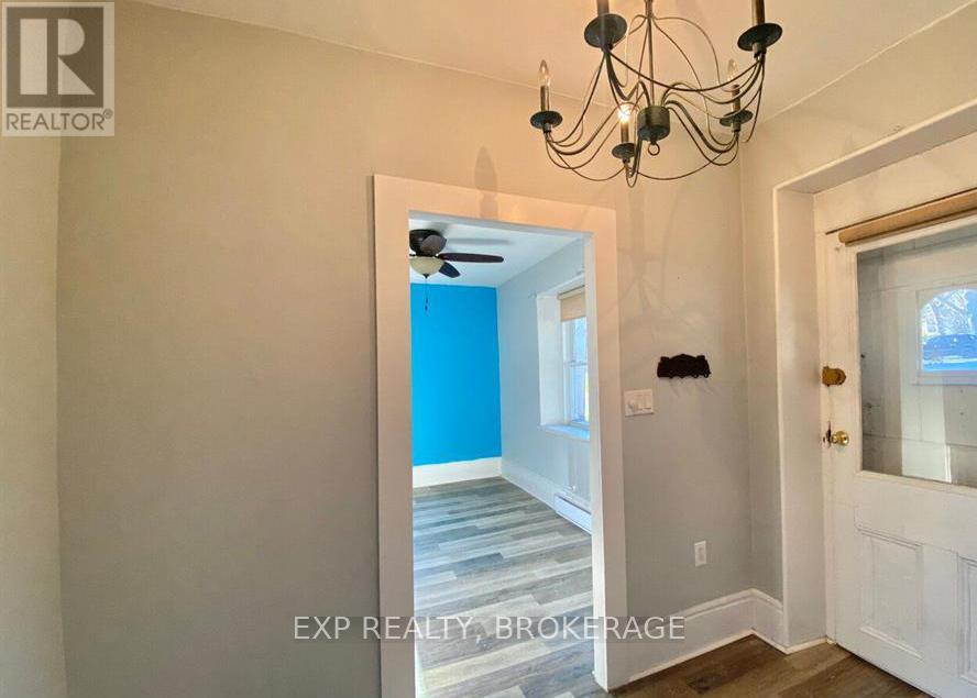 912 Purdy Mills Road, Kingston (West Of Sir John A. Blvd), Ontario  K7M 3M9 - Photo 3 - X12886668