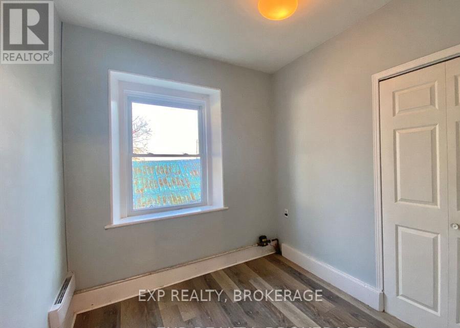 912 Purdy Mills Road, Kingston (West Of Sir John A. Blvd), Ontario  K7M 3M9 - Photo 9 - X12886668