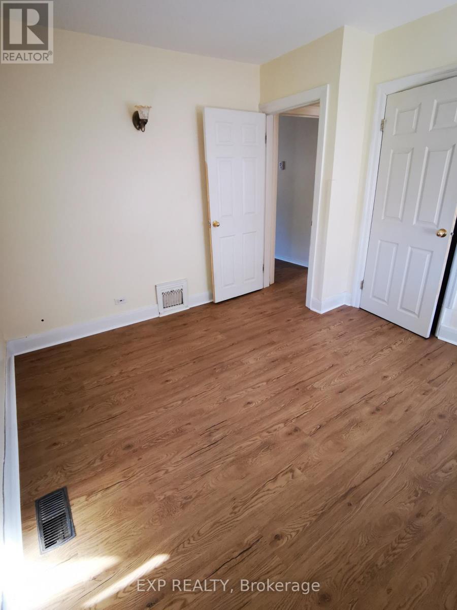 Upper - 348 Dufferin Avenue, Belleville (Belleville Ward), Ontario  K8N 3X8 - Photo 6 - X12886378