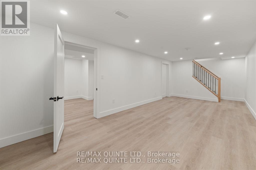 3 Cooke Court, Belleville (Belleville Ward), Ontario  K8N 5N4 - Photo 30 - X12886506