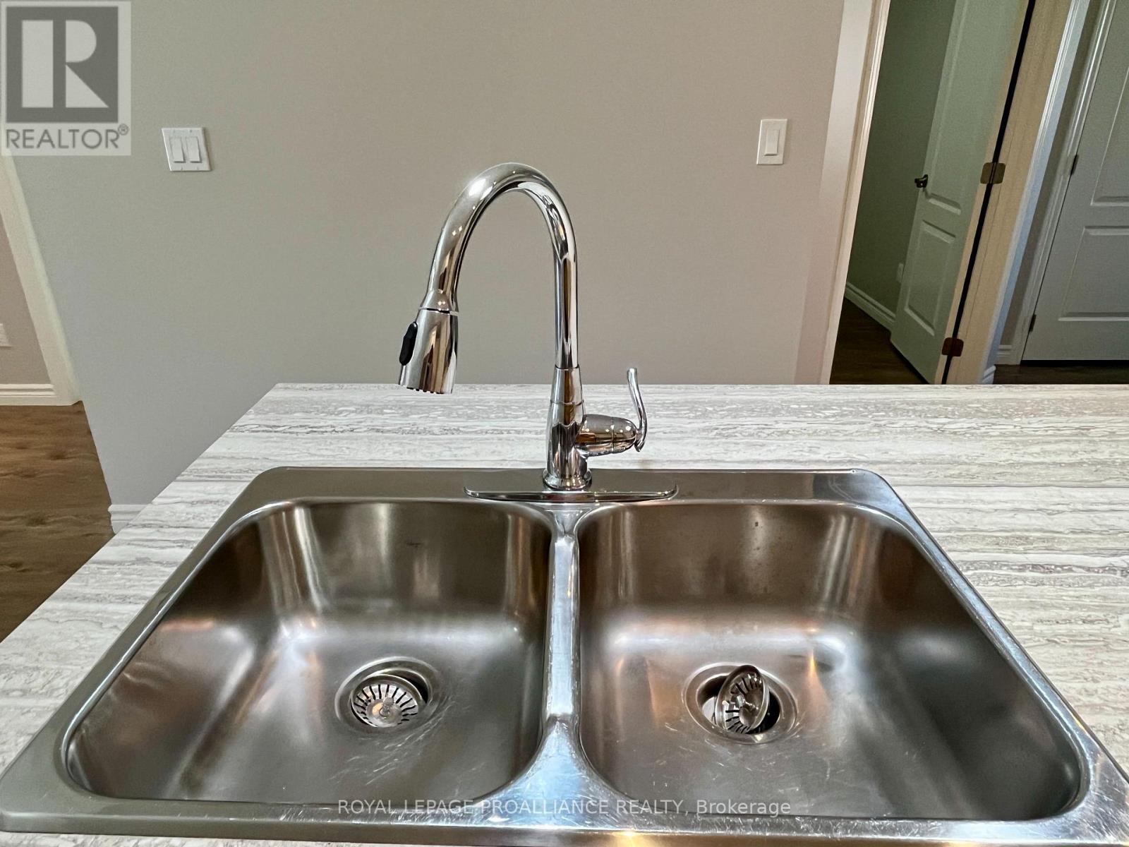 71 Dorchester Drive, Prince Edward County (Wellington), Ontario  K0K 3L0 - Photo 11 - X12886680