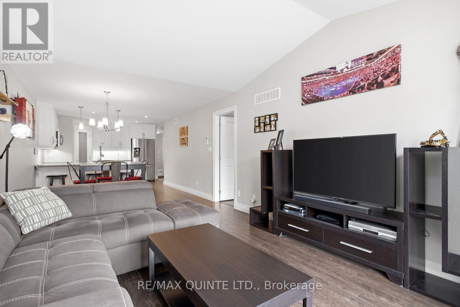 71 Aspen Drive, Quinte West, Ontario  K8V 0E2 - Photo 17 - X12886746