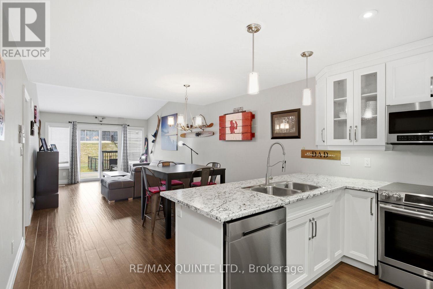 71 Aspen Drive, Quinte West, Ontario  K8V 0E2 - Photo 3 - X12886746