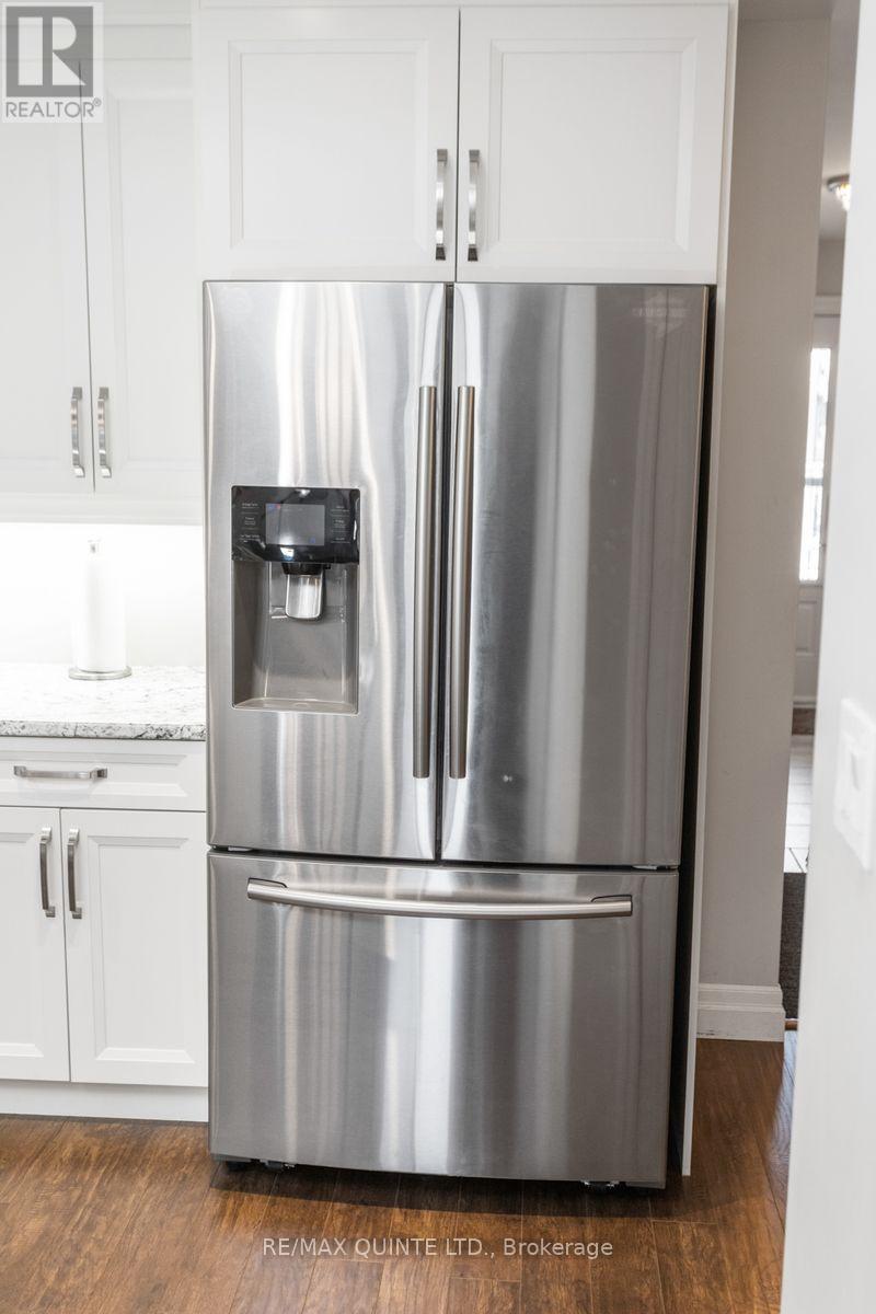 71 Aspen Drive, Quinte West, Ontario  K8V 0E2 - Photo 9 - X12886746