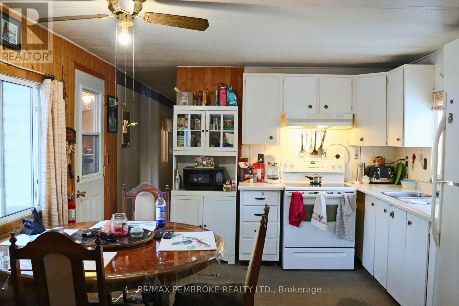 69 Pinehurst Estates, Petawawa, Ontario  K8H 2H2 - Photo 4 - X12882838