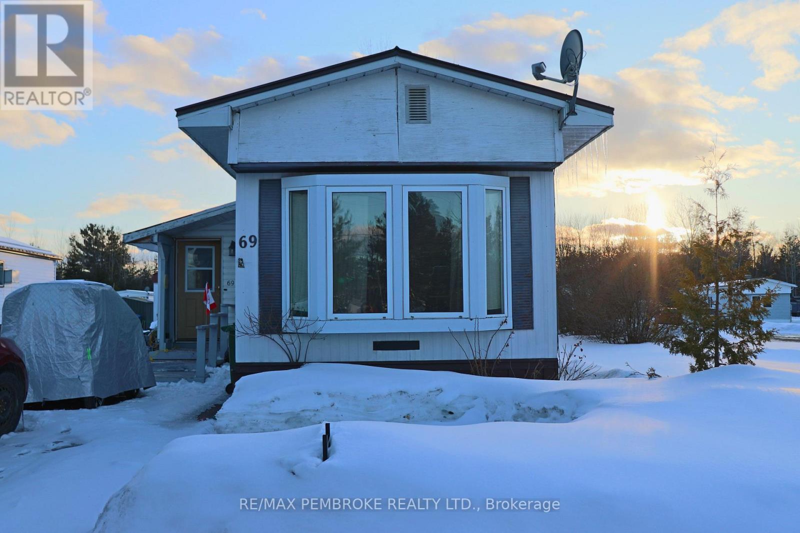 69 PINEHURST ESTATES, Petawawa, Ontario