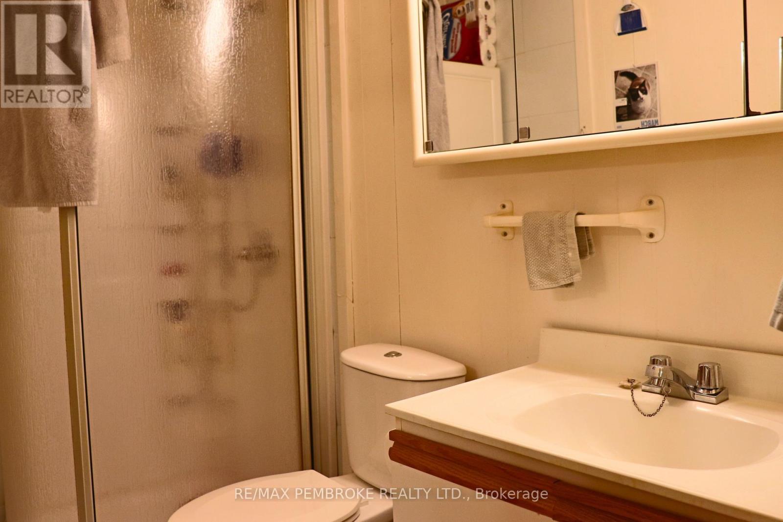 69 Pinehurst Estates, Petawawa, Ontario  K8H 2H2 - Photo 8 - X12882838