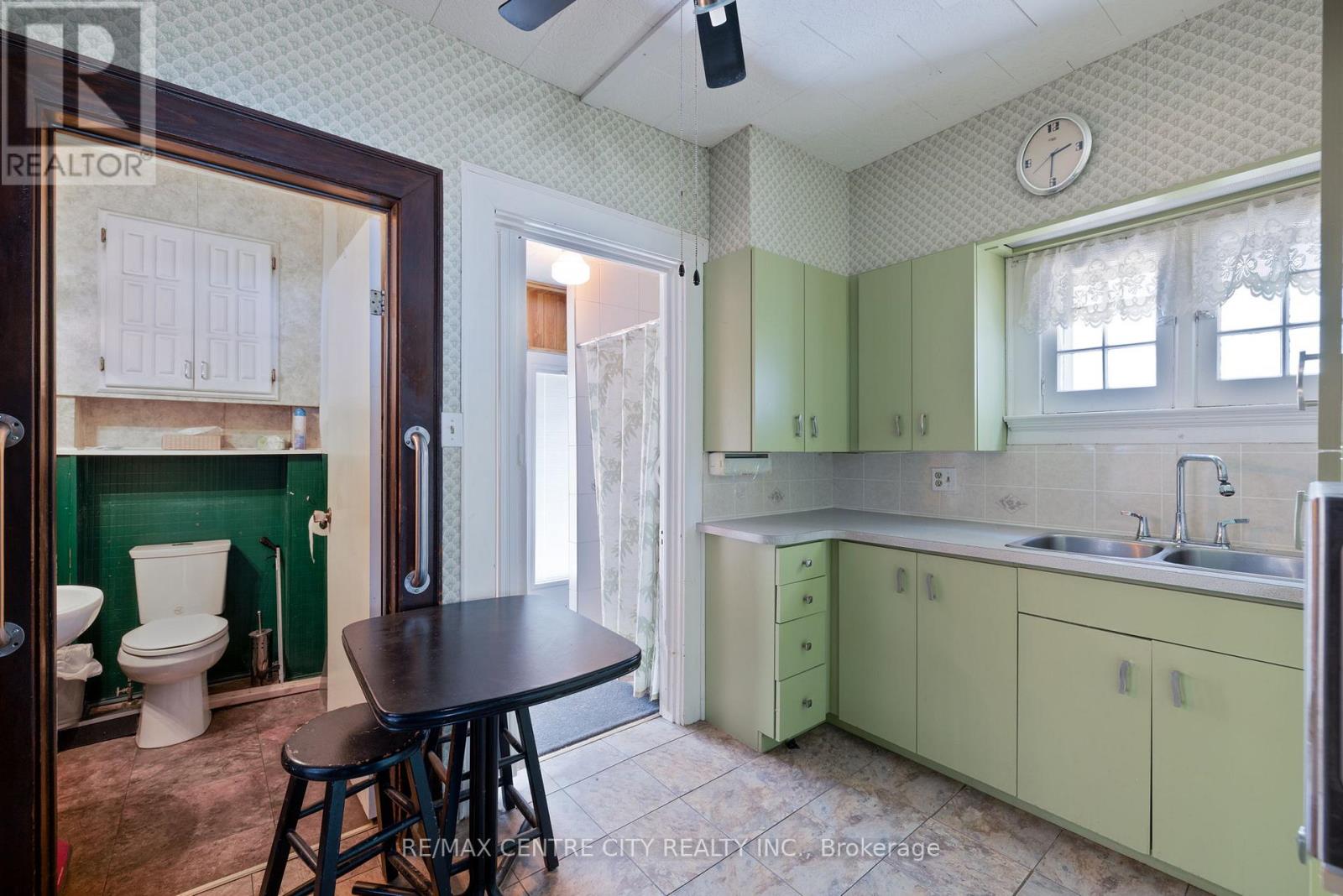 14 James Street, Strathroy-Caradoc, Ontario  N7G 1S5 - Photo 9 - X12886682