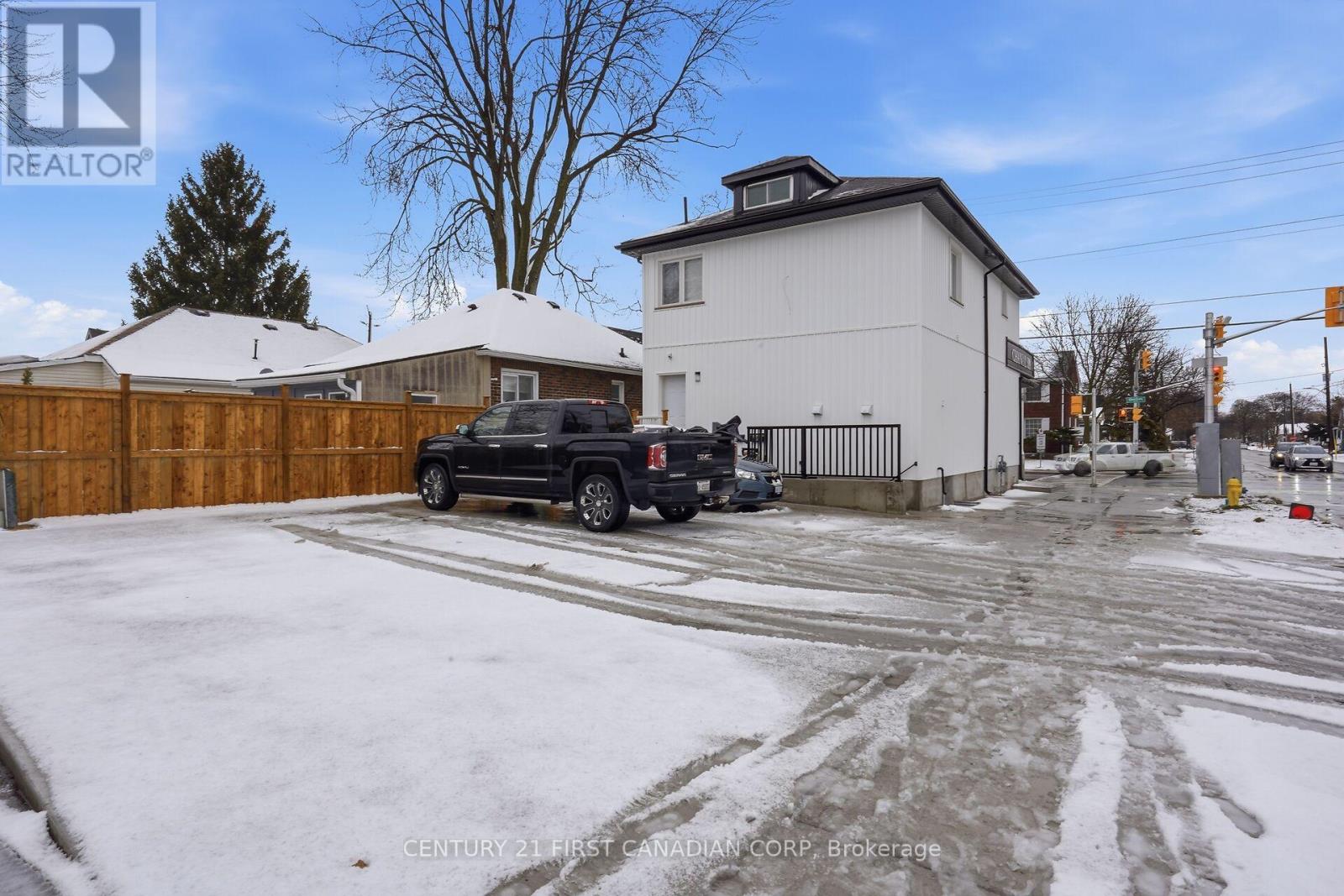 767 Quebec Street, London East, Ontario  N5Y 1X3 - Photo 50 - X12886690