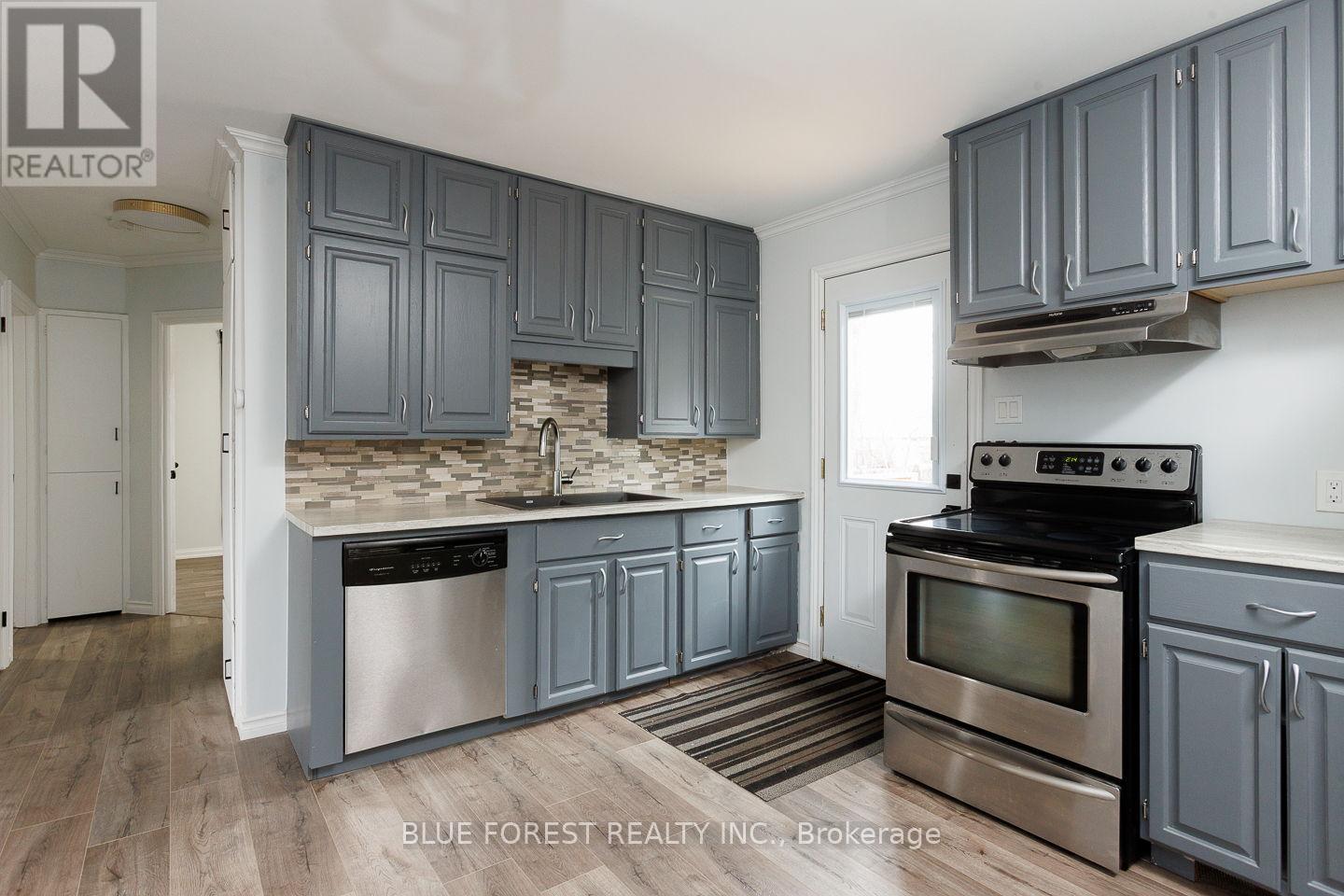 1877 Royal Crescent, London East, Ontario  N5W 2A9 - Photo 10 - X12886788