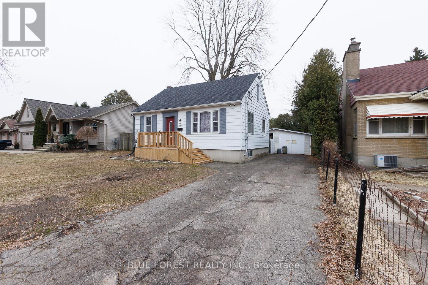 1877 Royal Crescent, London East, Ontario  N5W 2A9 - Photo 3 - X12886788