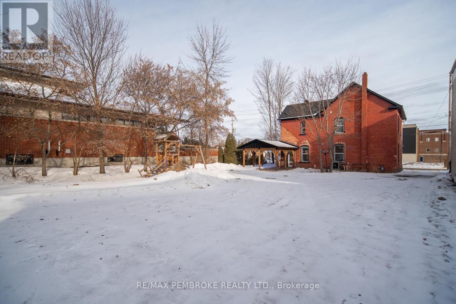 392 Isabella Street, Pembroke, Ontario  K8A 5T5 - Photo 31 - X12886786