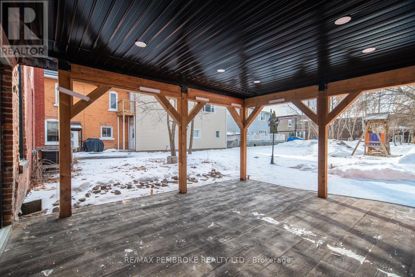 392 Isabella Street, Pembroke, Ontario  K8A 5T5 - Photo 35 - X12886786