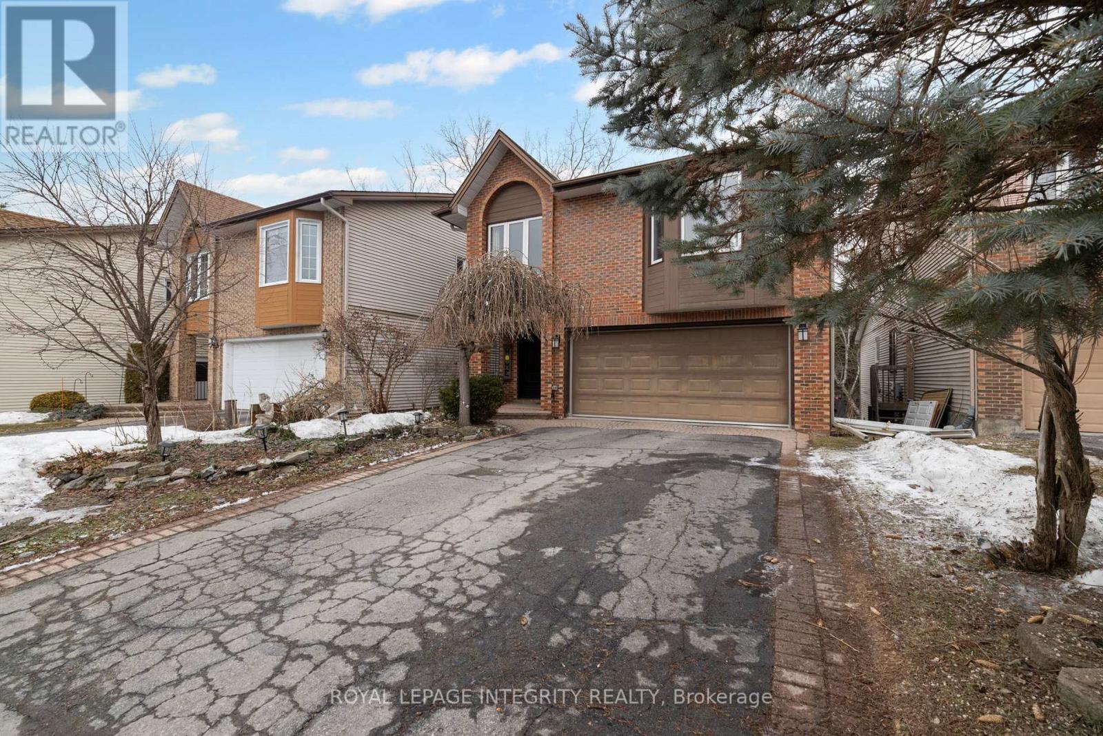 4 Hackett Street, Ottawa, Ontario  K1V 0P8 - Photo 2 - X12886374