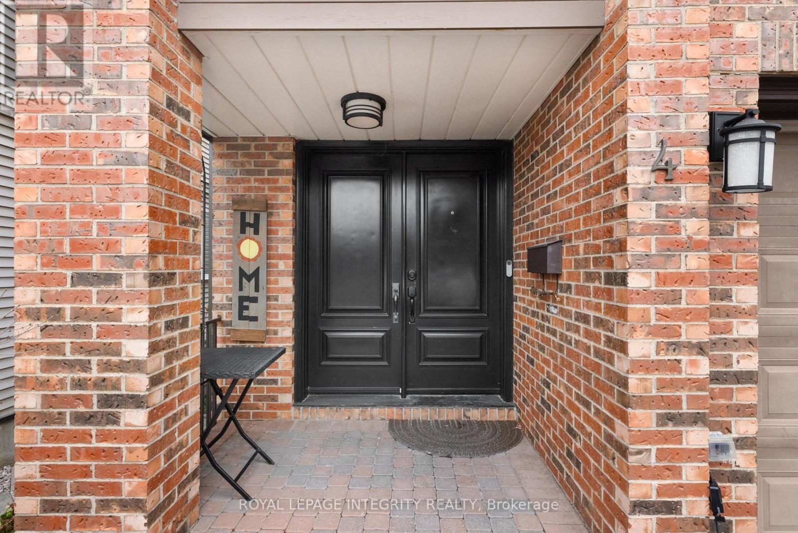 4 Hackett Street, Ottawa, Ontario  K1V 0P8 - Photo 3 - X12886374