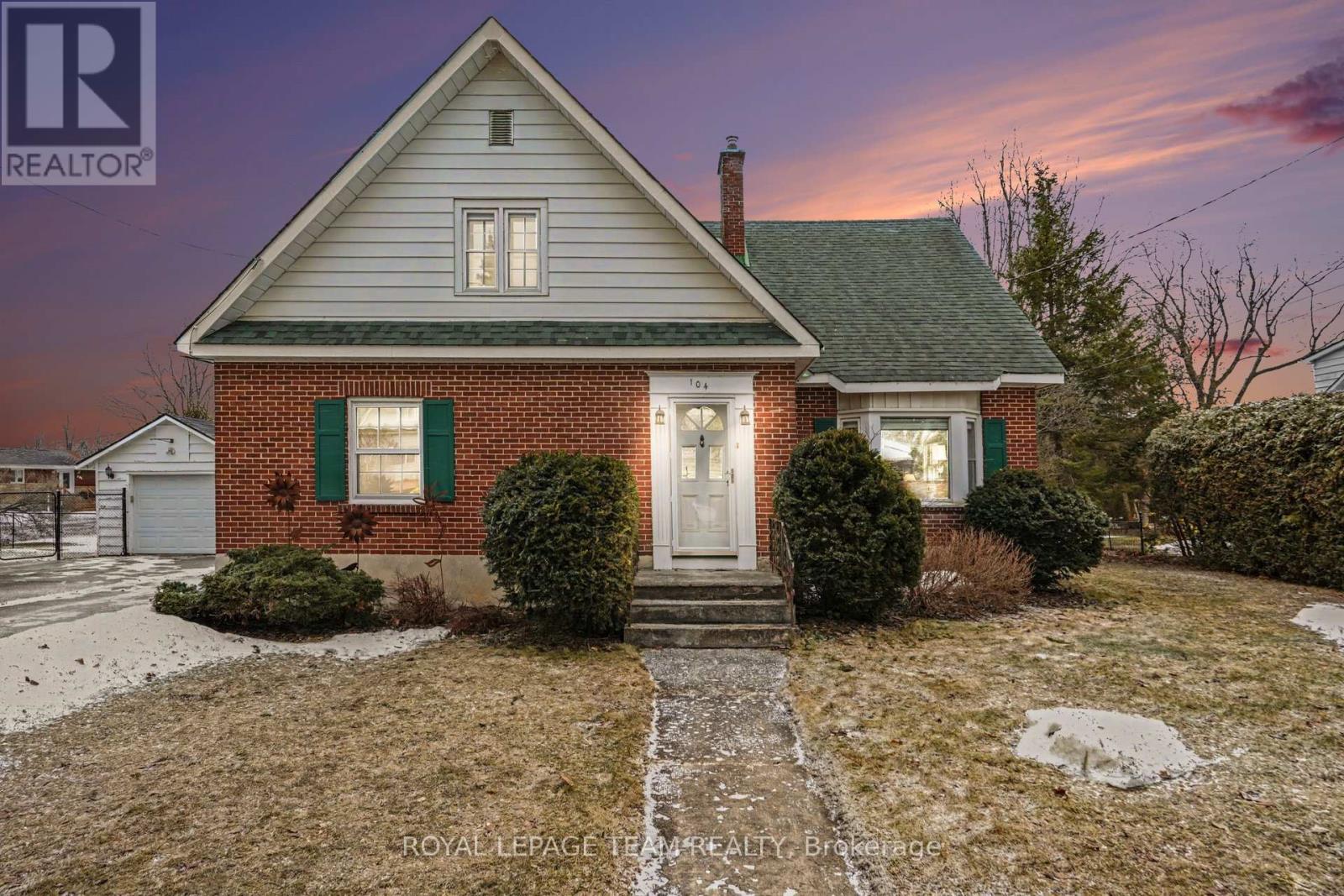 104 VAN BUREN STREET, North Grenville, Ontario