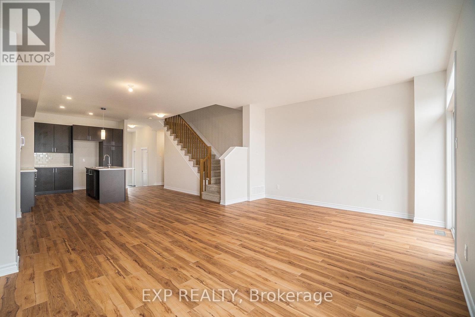 74 Richelieu Street, Russell, Ontario  K0A 1W0 - Photo 10 - X12886578