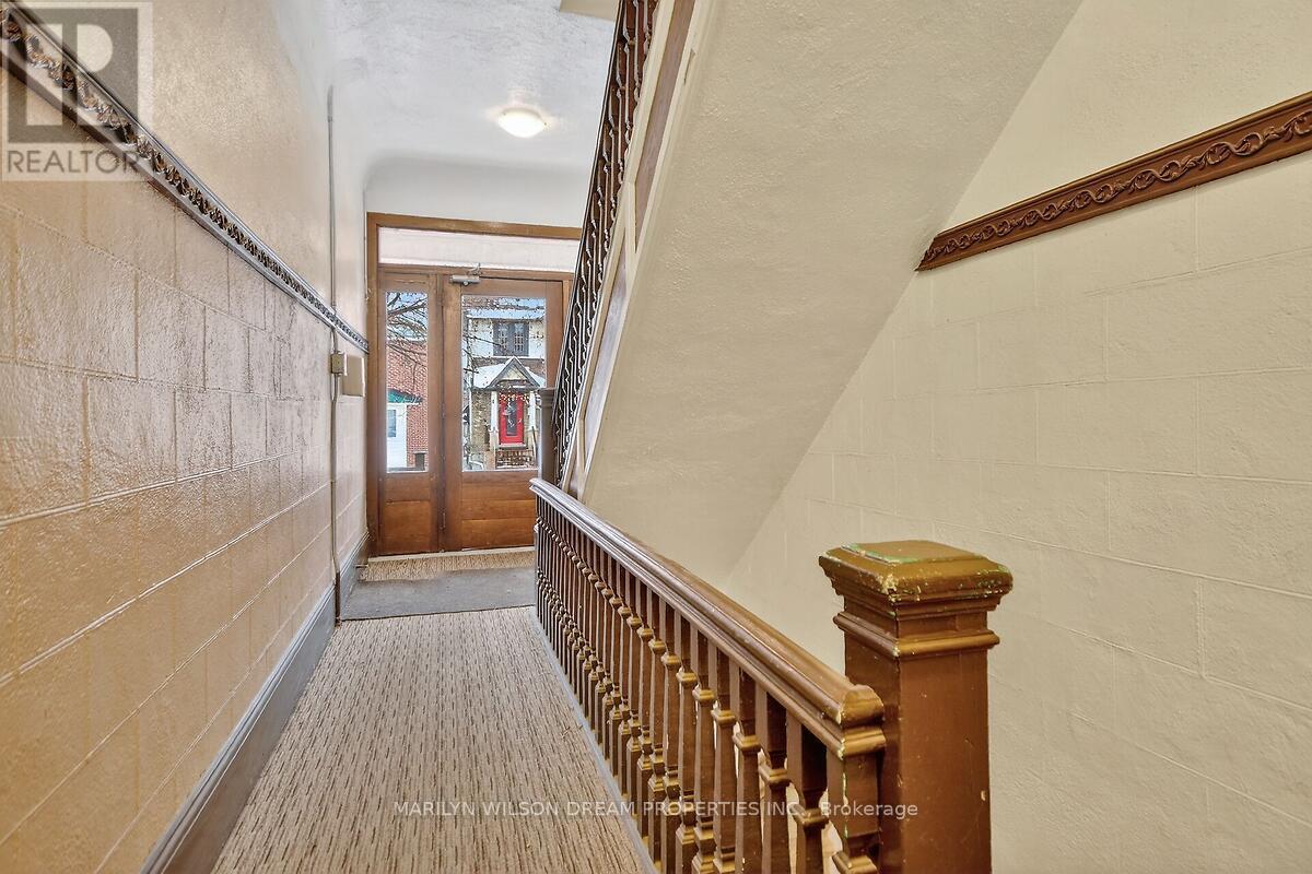 152 Goulburn Avenue, Ottawa, Ontario  K1N 8E2 - Photo 4 - X12886580