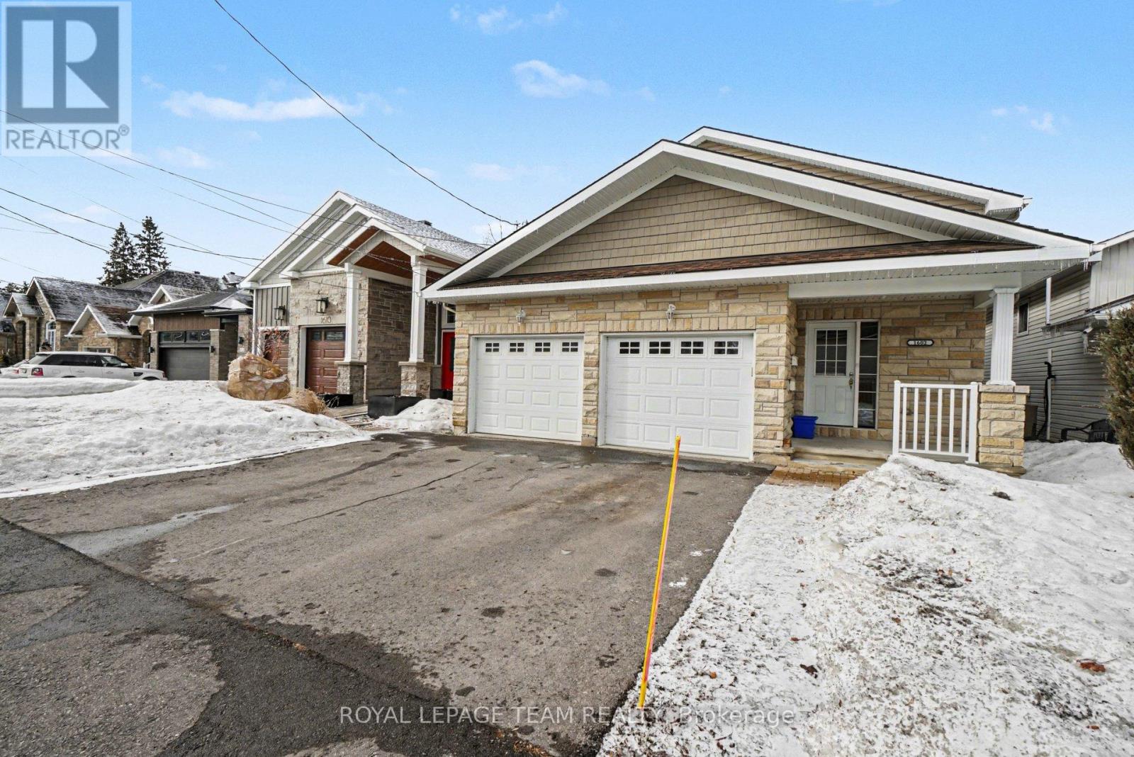 B - 1602 Belcourt Boulevard, Ottawa, Ontario  K1C 1M4 - Photo 2 - X12886588