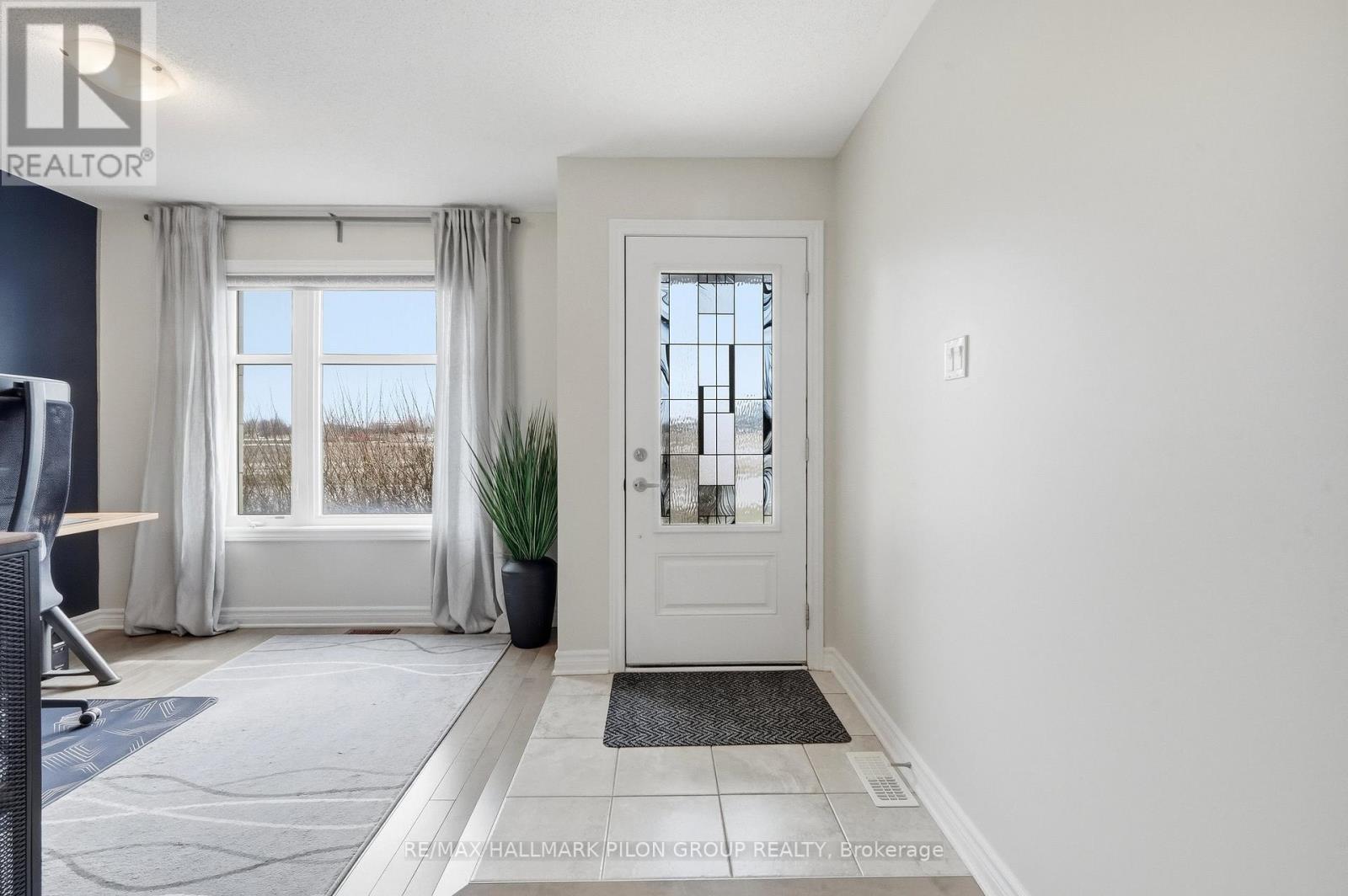 528 Silvertip Lane, Ottawa, Ontario  K2T 0H7 - Photo 14 - X12886670