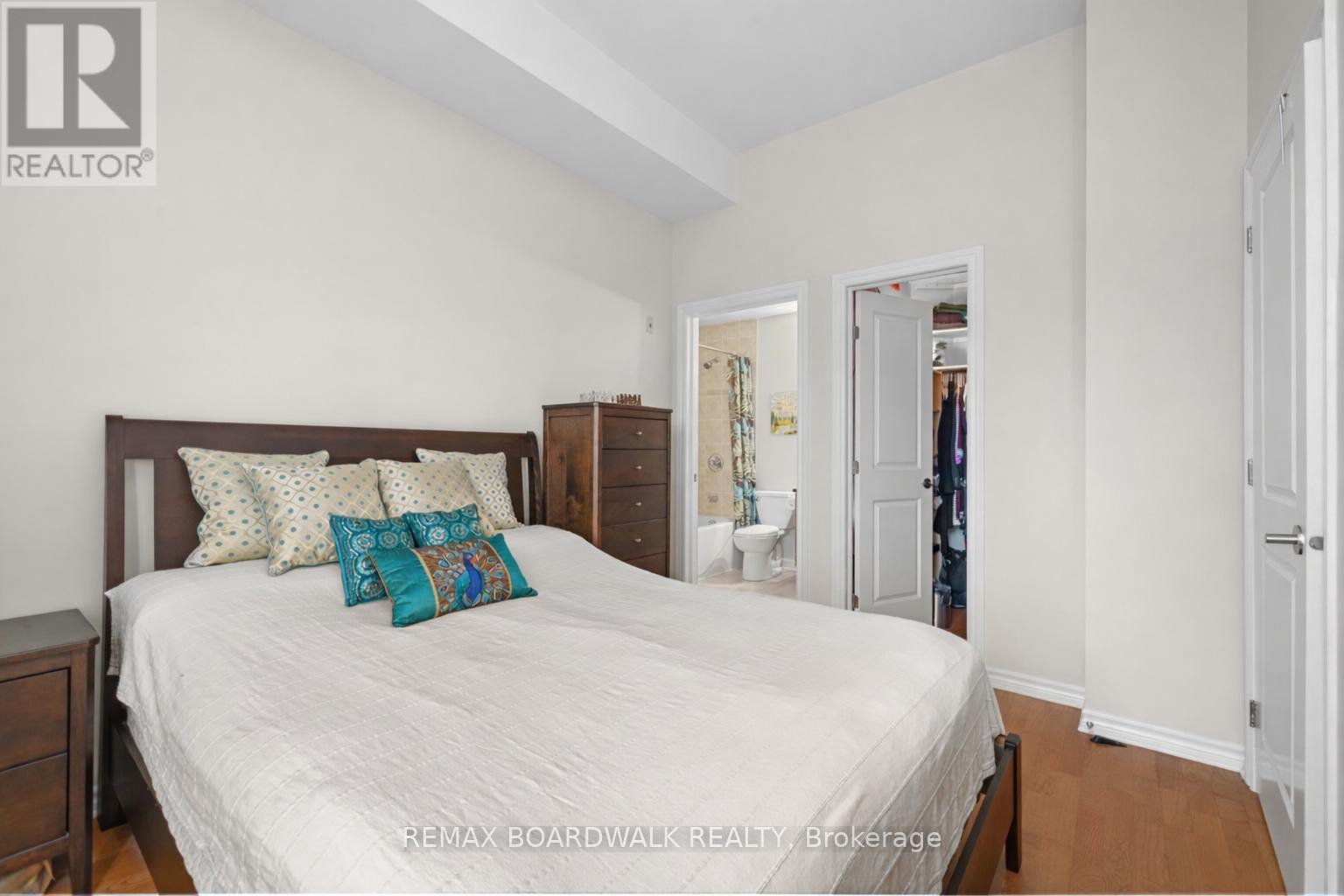 1004 - 314 Central Park Drive, Ottawa, Ontario  K2C 0R2 - Photo 18 - X12886698