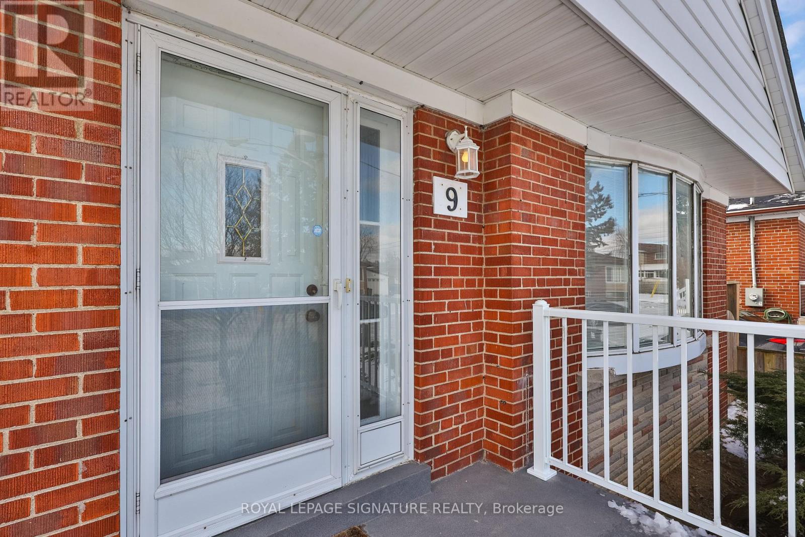 9 Shaddock Crescent, Toronto, Ontario  M1J 1L3 - Photo 3 - E12886344