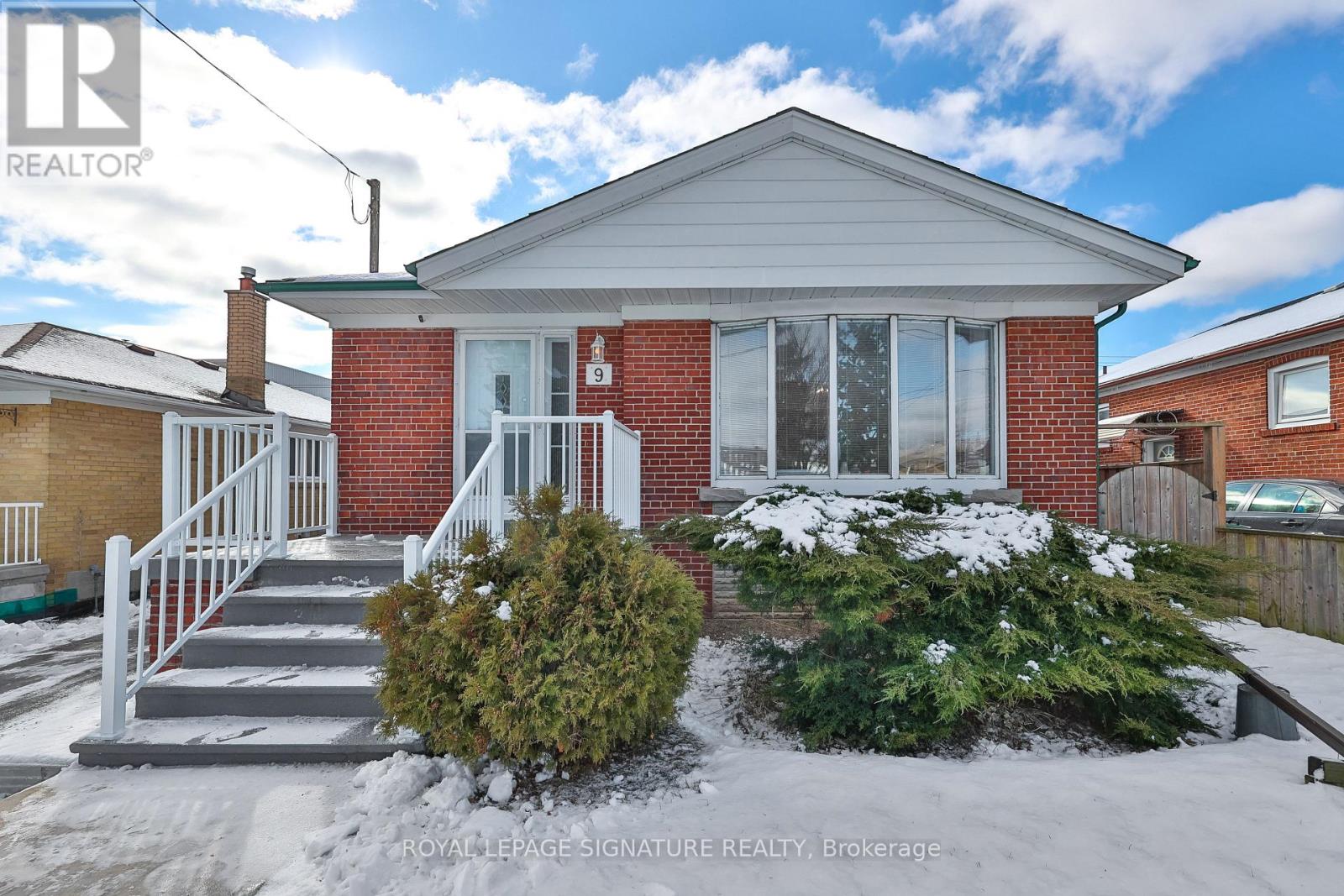 9 Shaddock Crescent, Toronto, Ontario  M1J 1L3 - Photo 2 - E12886344