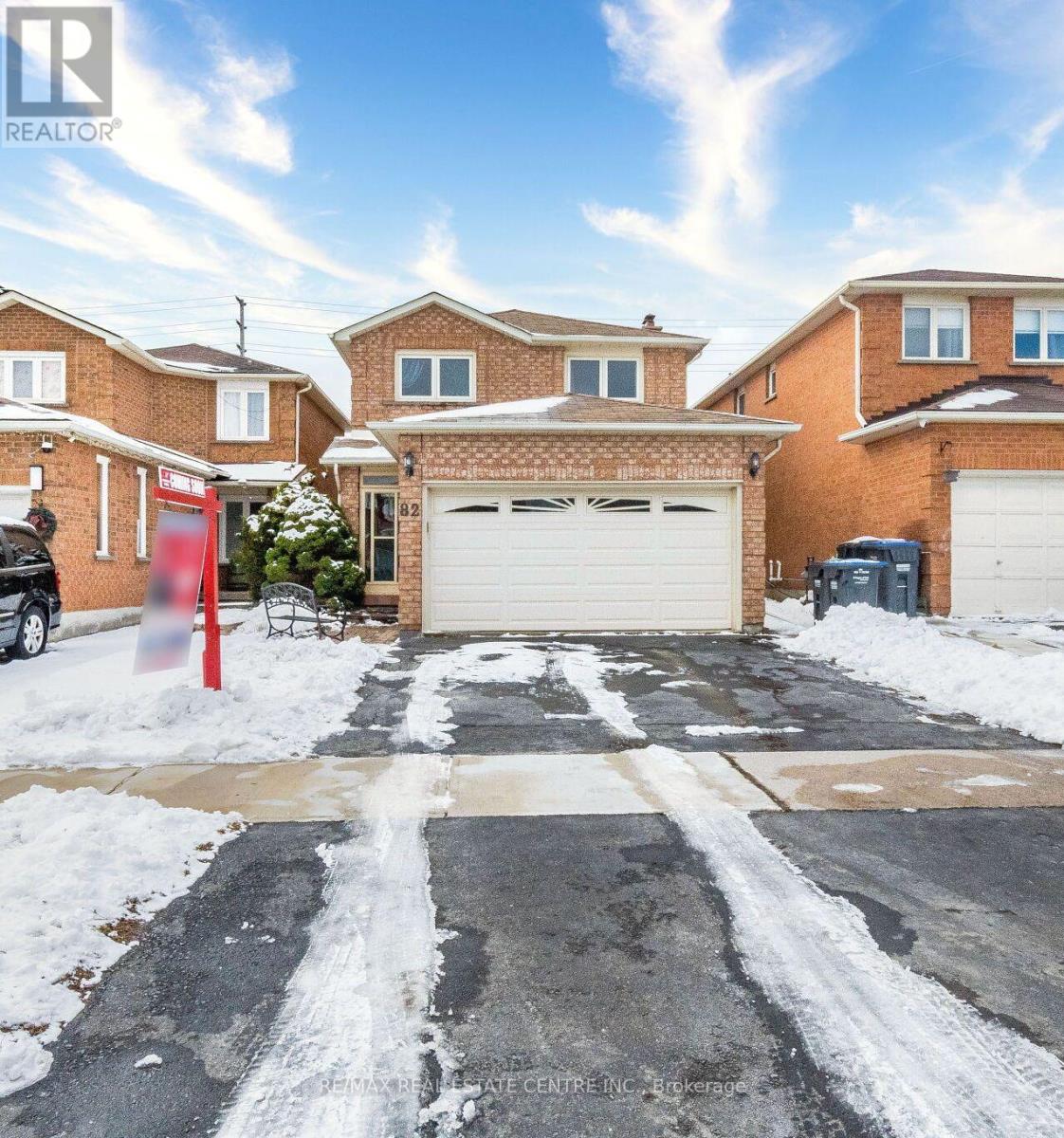 82 Candy Crescent, Brampton, Ontario  L6X 3Z9 - Photo 2 - W12886142