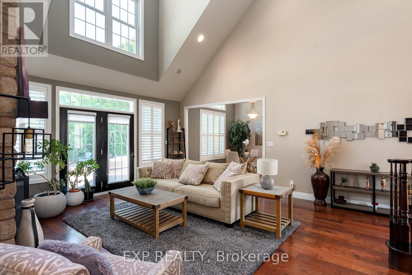 546 Ferndale Avenue, Fort Erie (Crescent Park), Ontario  L2A 6E3 - Photo 13 - X12886410