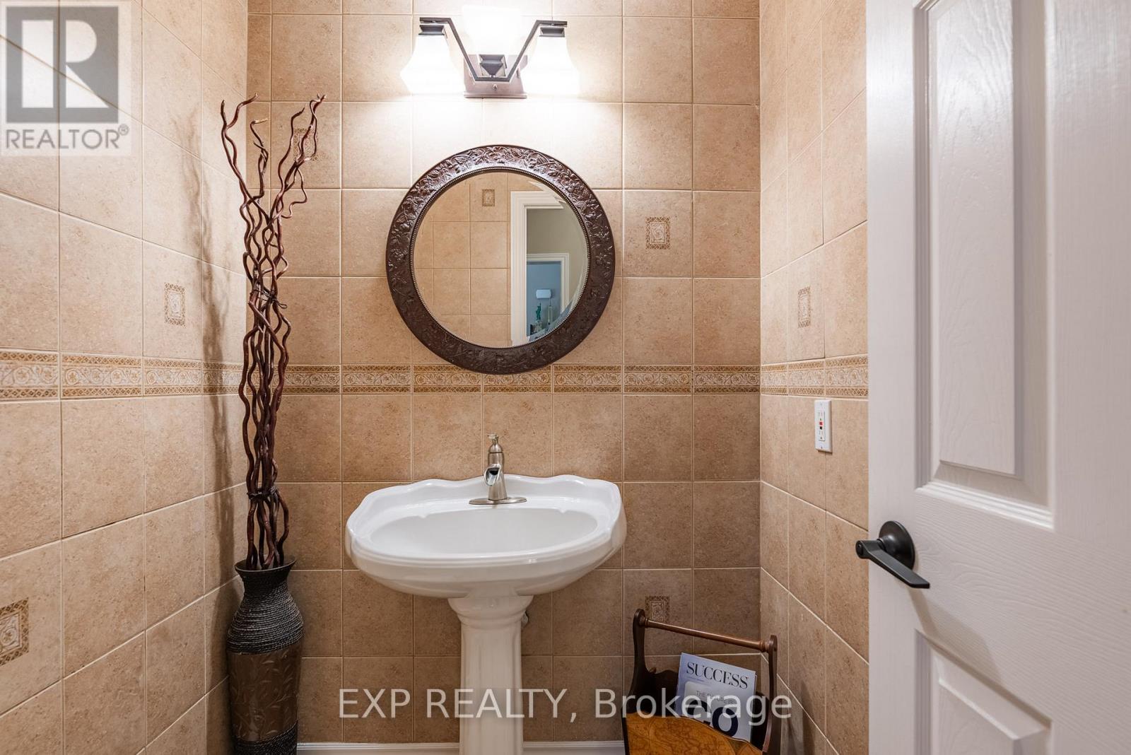 546 Ferndale Avenue, Fort Erie (Crescent Park), Ontario  L2A 6E3 - Photo 21 - X12886410