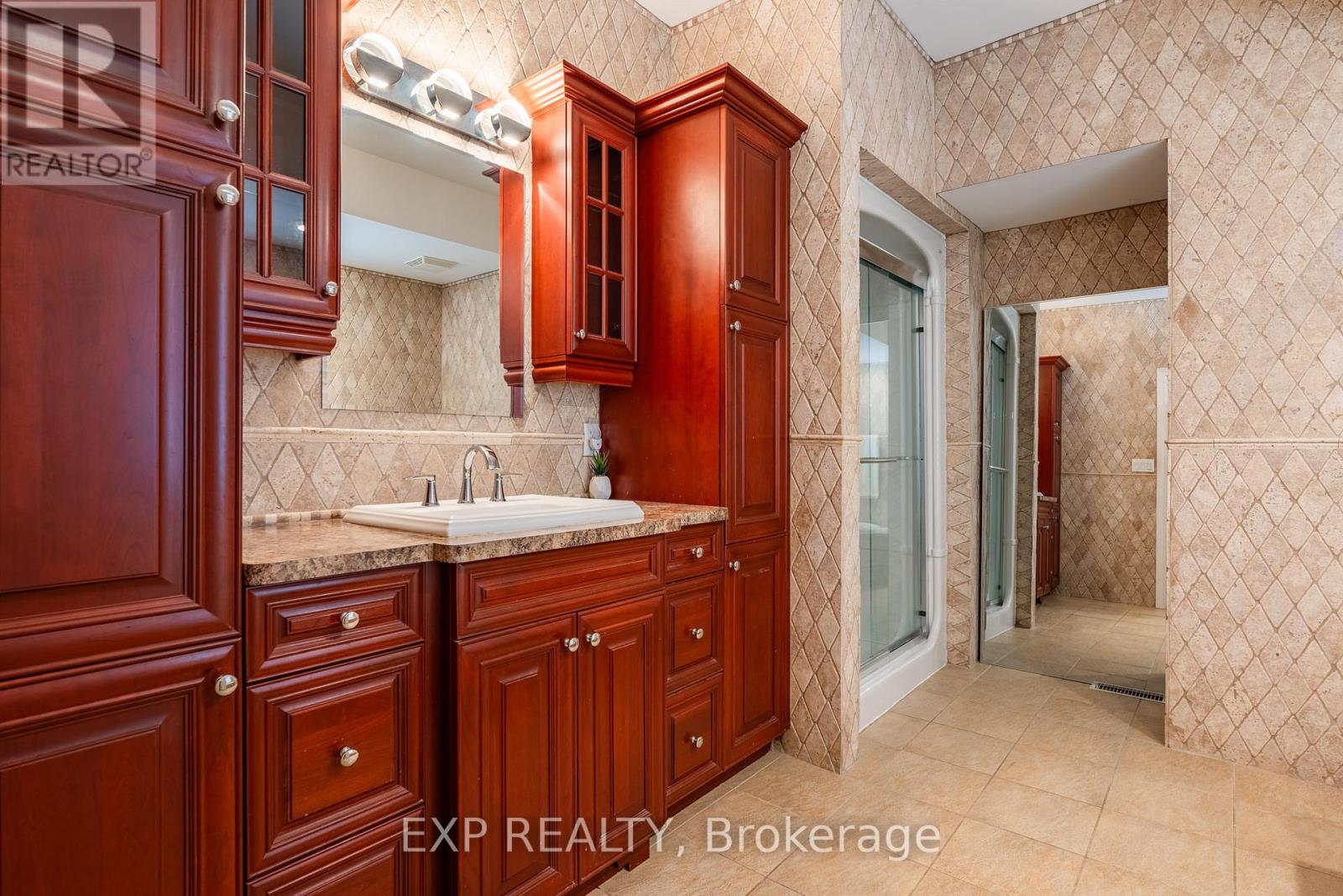 546 Ferndale Avenue, Fort Erie (Crescent Park), Ontario  L2A 6E3 - Photo 25 - X12886410