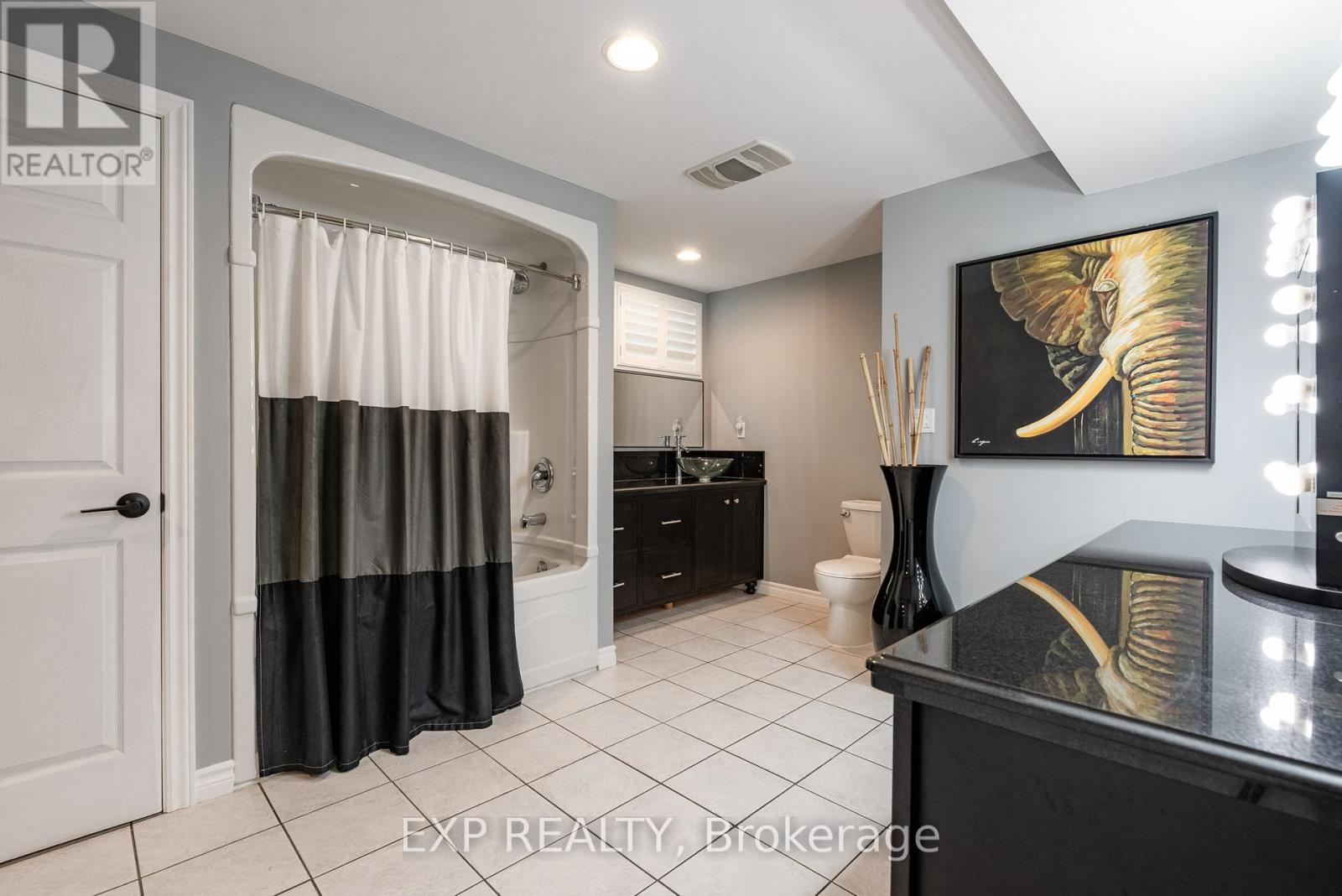 546 Ferndale Avenue, Fort Erie (Crescent Park), Ontario  L2A 6E3 - Photo 38 - X12886410